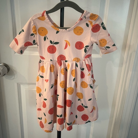 Hanna Andersson playground fruit dress with pockets. - Picture 1 of 3